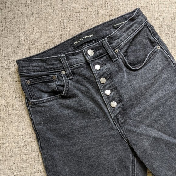 Aritzia Denim Forum The Yoko Exposed Button High Rise straight leg crop jeans - Picture 2 of 10